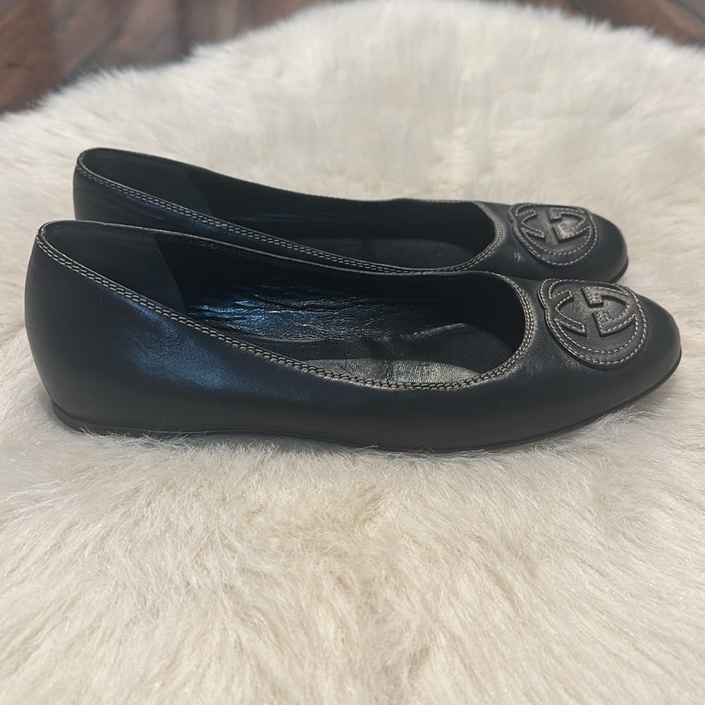 Gucci Black Leather Flats with Logo Detail - Picture 5 of 6